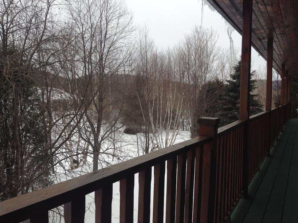Aux Berges Du St-Maurice Hotel Saint-Jean-des Piles Bagian luar foto